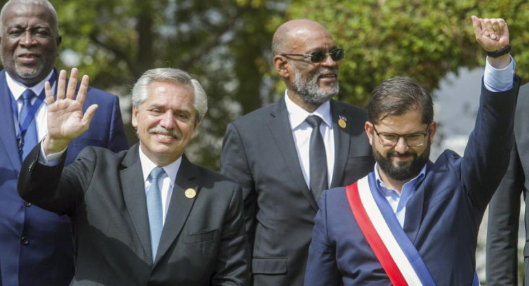 Alberto Fernández y Gabriel Boric, AGENCIA NA