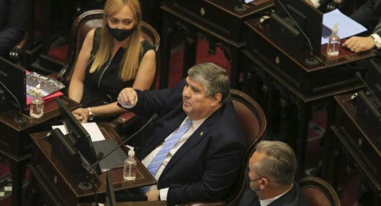 Anabel Fernández Sagasti y Jose Mayans en el Senado, AGENCIA NA