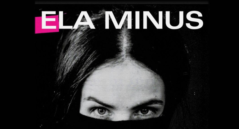 Ela Minus: La artista techno-pop revelación de Latinoamérica