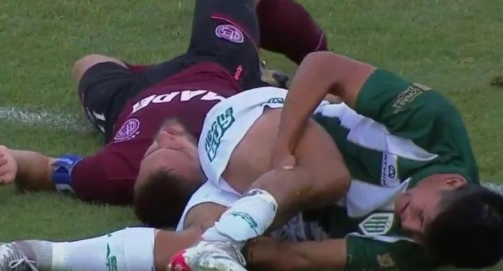 Lesión en el clásico del sur entre Lanús y Banfield, foto NA