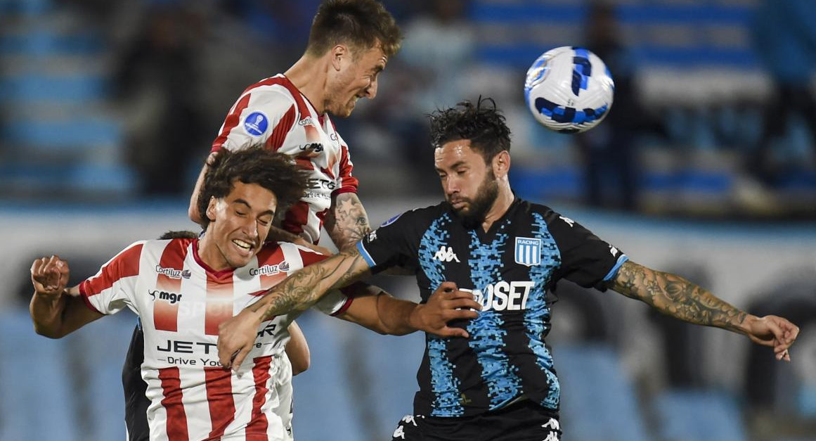 Copa Sudamericana, River de Uruguay vs. Racing, NA	