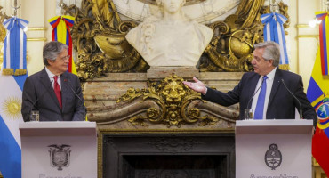 El presidente Alberto Fernández y su par de la República del Ecuador, Guillermo Lasso, durante la rueda de prensa conjunta en casa de gobierno. Foto NA: PRESIDENCIA