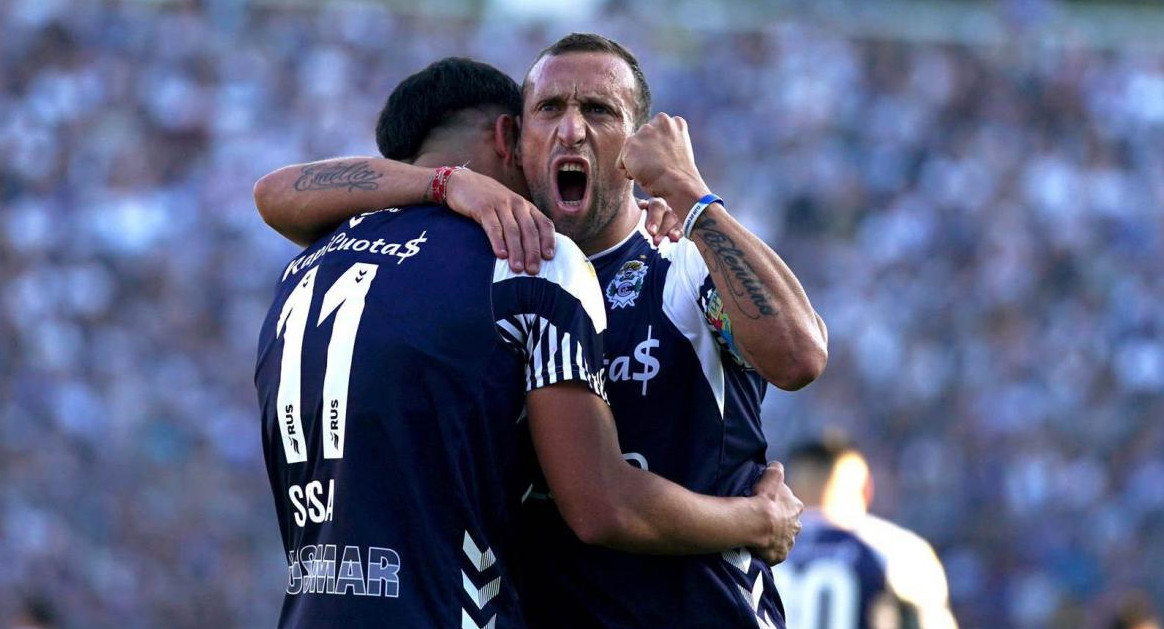 Festejo de Gimnasia de La Plata, fútbol argentino, NA