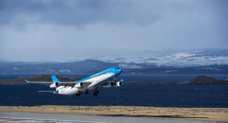 Aerolíneas Argentina. Vuelos: NA.