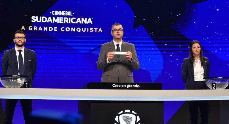 Sorteo de los octavos de final de la Copa Sudamericana. Foto: EFE.