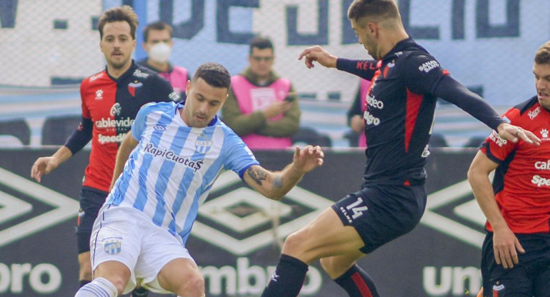 Atlético Tucumán vs Colón, Superliga. Foto: NA.