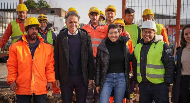 Mayra Mendoza y Gabriel Katopodis en Quilmes. Foto: Prensa.