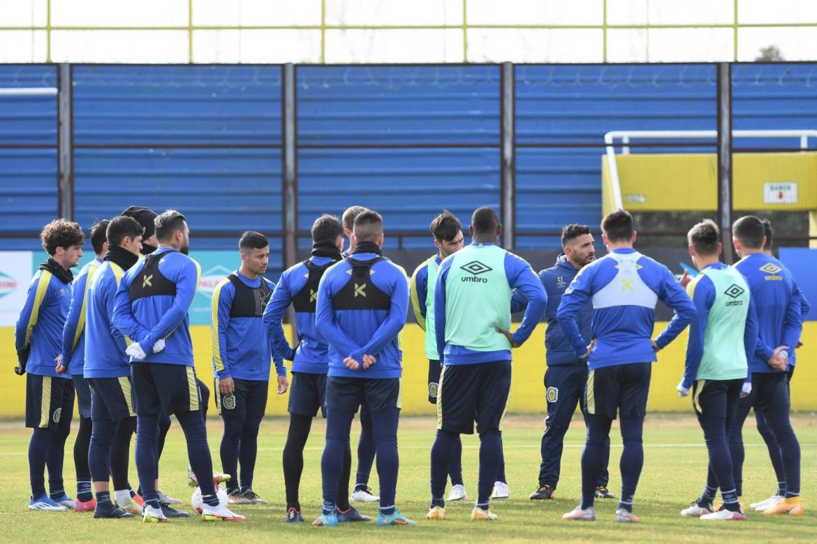 Carlos Tevez, DT de Rosario Central, plantel, entrenamiento, fútbol argentino, NA	