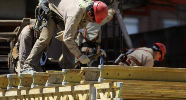 La emergencia laboral cesó por la actividad económica y la tasa de empleos. Foto: NA.