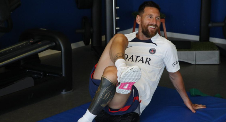 Lionel Messi, entrenamiento del PSG. Foto: Twitter oficial.