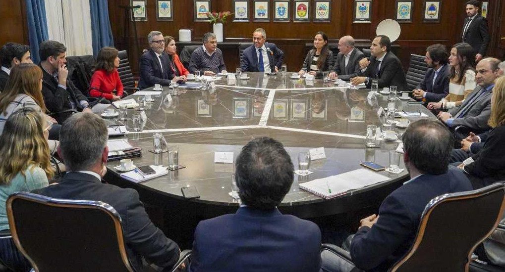 Daniel Scioli con representantes de empresas alimenticias. Foto NA