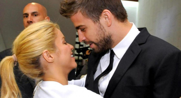 Shakira y Piqué enamorados. Foto: redes sociales.