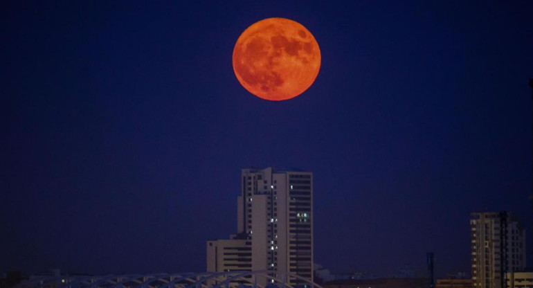 Superluna de ciervo. Foto: EFE.