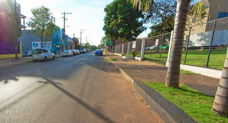 El insólito hecho ocurrió en la ciudad paraguaya de Encarnación. (Foto: Google Street View).