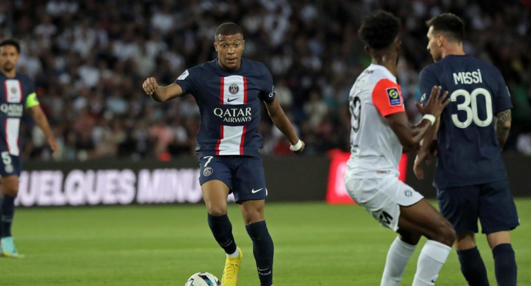 Mbappé y Lionel Messi, PSG vs Montpellier. Foto: EFE.