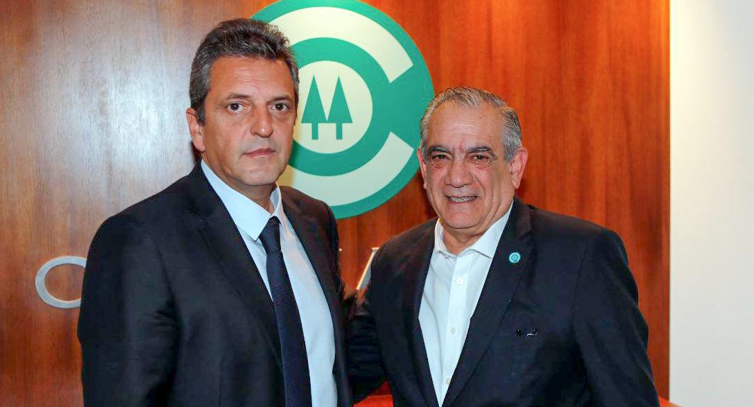 Sergio Massa y Carlos Iannizzotto, titular de CONINAGRO. Foto: NA.