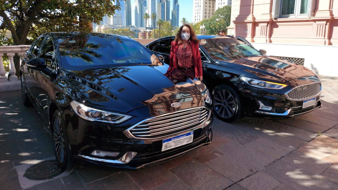 El Ford Mondeo negro que le cedió Alberto Fernández a Cristina Kirchner. Foto: Argentina.gob.ar.