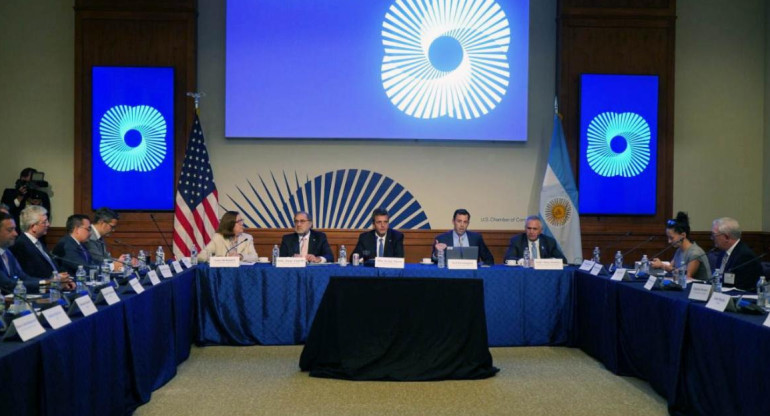 Sergio Massa con funcionarios de Estados Unidos. Foto: NA.