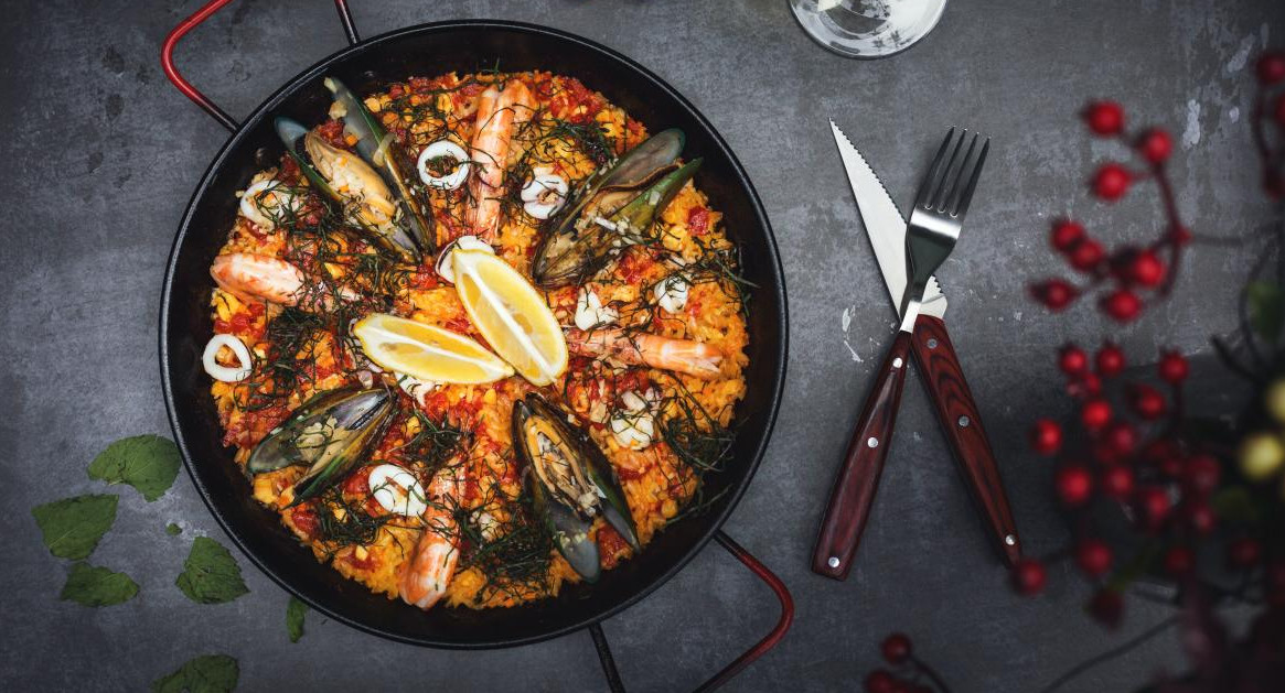 Cazuela de mariscos_Unsplash/Ting Tian