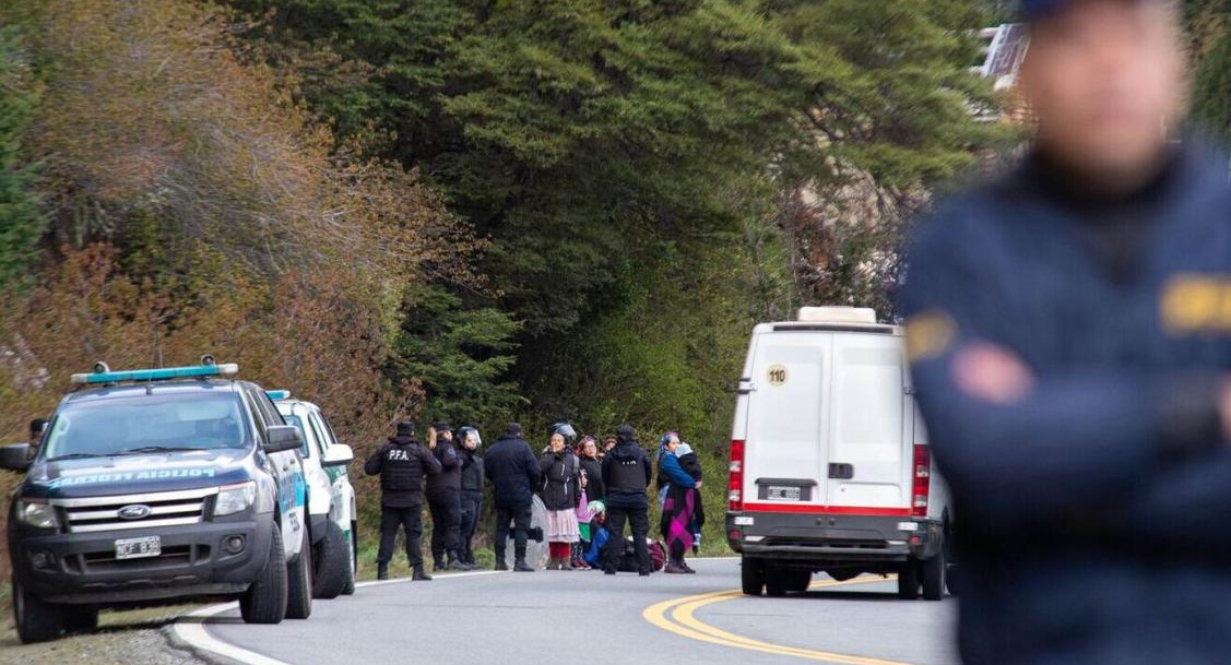 Detención de mapuches en Bariloche. Foto: Telam.