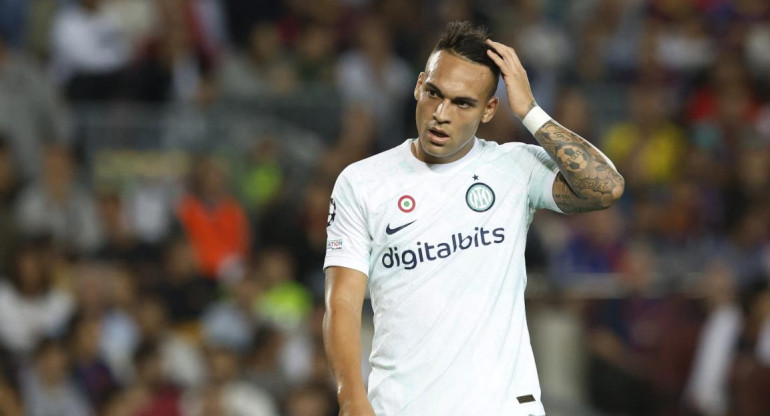 Lautaro Martínez contra Barcelona. Foto: Reuters.