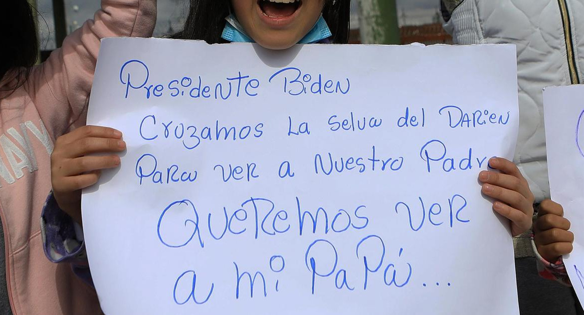 Niños venezolanos protestaron en la frontera entre México y EE.UU_EFE