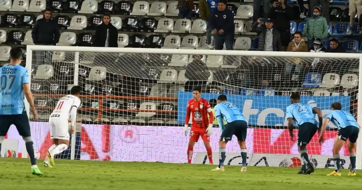 El penal atajado de Ustari a Funes Mori. Foto: captura de video.