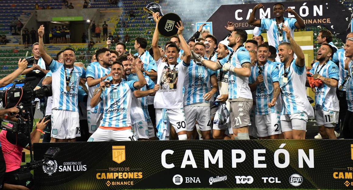 Racing Club campeón del Trofeo de Campeones. Foto: Télam.