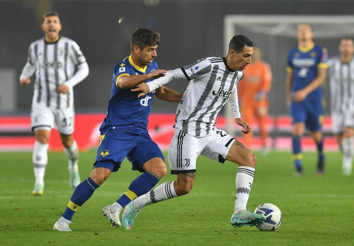 Ángel Di María vs. Hellas Verona. Foto: Reuters.