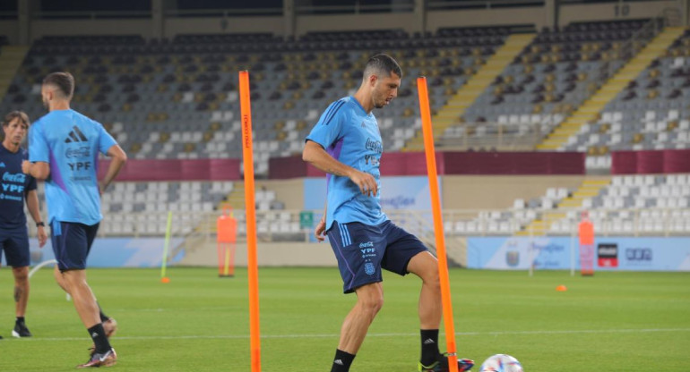 Selección Argentina, entrenamiento en Qatar. Foto: Twitter @Argentina