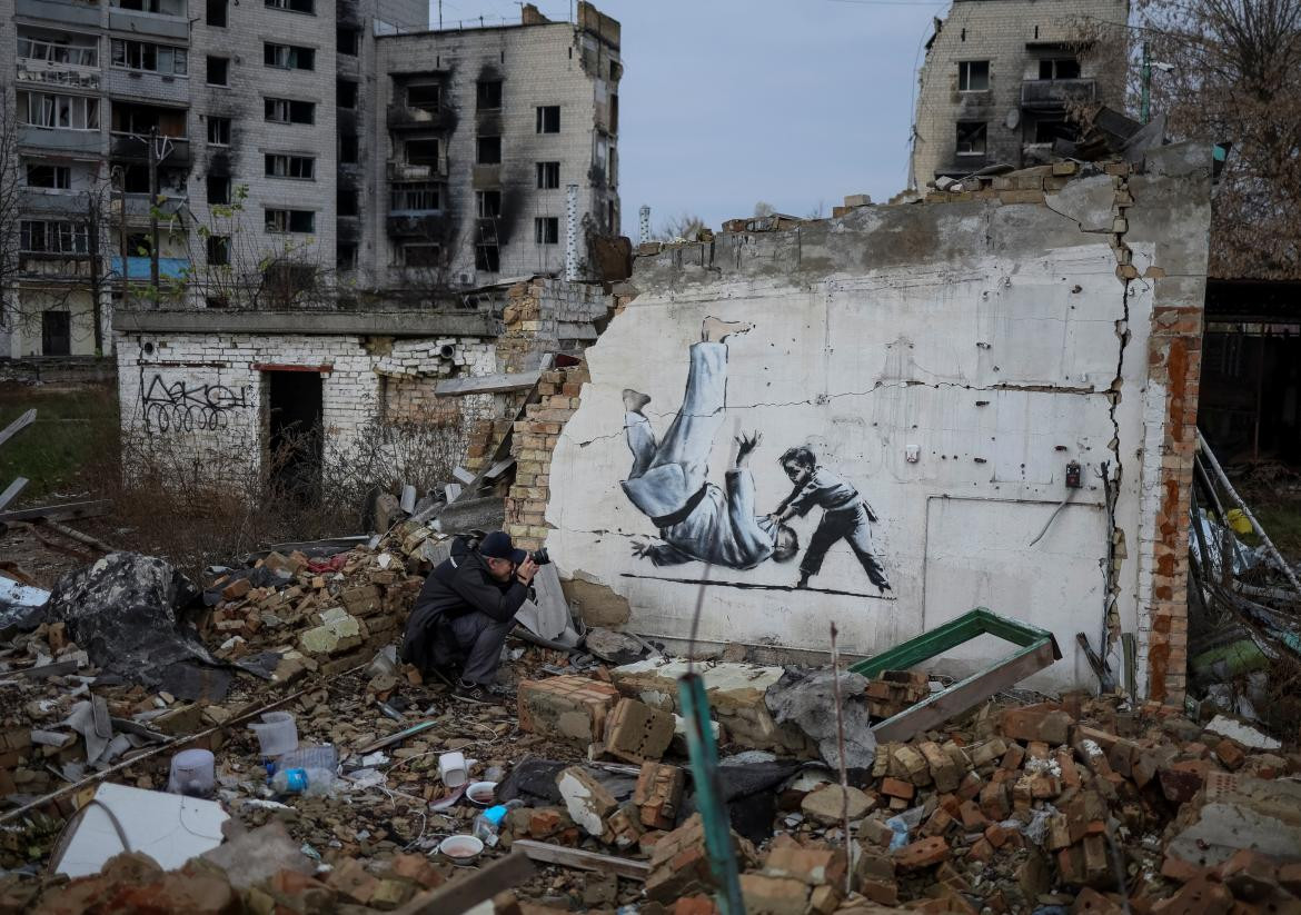 Mural de Banksy en Ucrania. Foto Reuters.