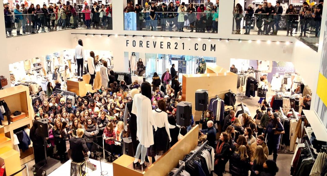 Forever 21, la cadena de indumentaria de ropa llegará al país. Foto: Télam