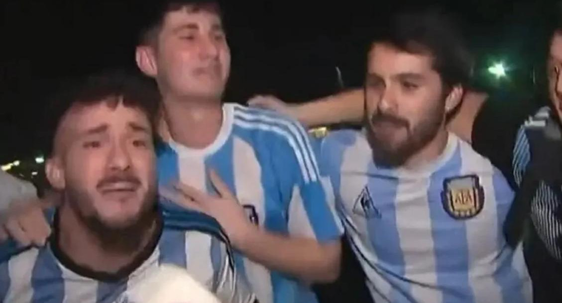 Hinchas argentinos en Qatar. Foto: captura de video