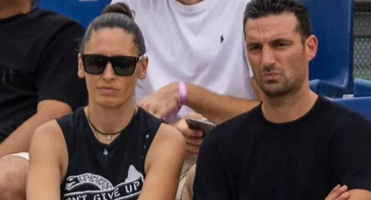 Lionel Scaloni junto a su esposa Elisa Montero. Foto: TN.