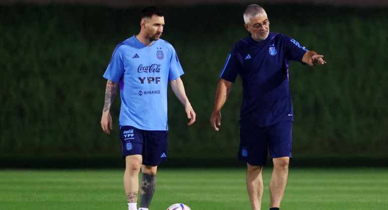 Lionel Messi en el entrenamiento de la Selección en Qatar. Foto: REUTERS.