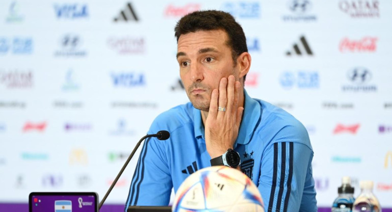 Conferencia de prensa de Lionel Scaloni. Foto: @Argentina.