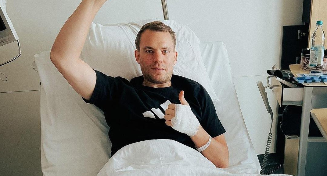 Internación de Manuel Neuer tras su lesión por andar en esquí. Foto: @ManuelNeuer.