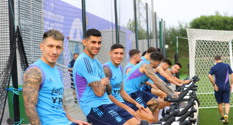 Selección Argentina, entrenamiento en Qatar. Foto: NA