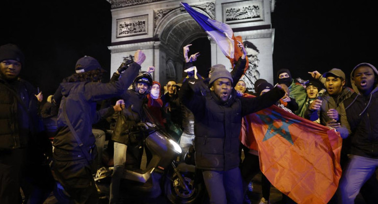 Festejos de marroquíes en París_Reuters