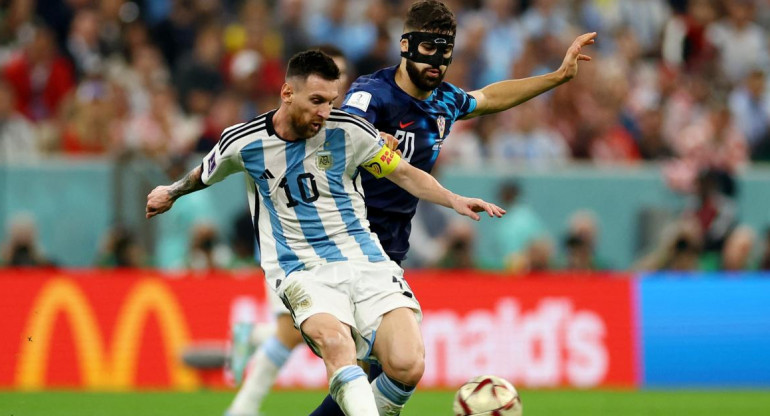 Josko Gvardiol y Lionel Messi; Argentina-Croacia. Foto: Reuters.