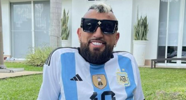 Arturo Vidal con la camiseta de la Selección. Foto: NA.