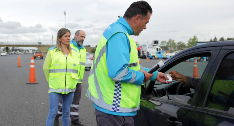 Controles en la ruta. Foto: Télam