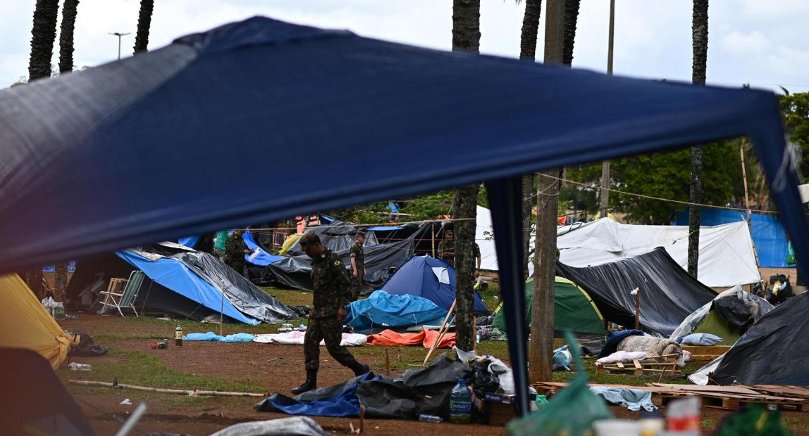 Asalto al poder en Brasil: desmantelan campamentos de bolsonaristas y hay más de 1.200 detenidos. EFE