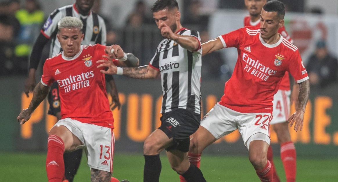 Enzo Fernández en el Benfica por la Copa de Portugal. Foto: EFE.