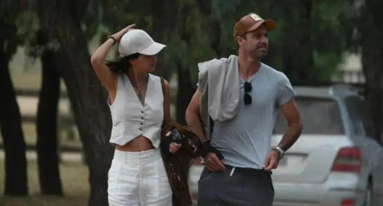 Zaira Nara y Facundo Pieres en Punta del Este. Foto: Gentileza Revista Caras - Federico Bartolo