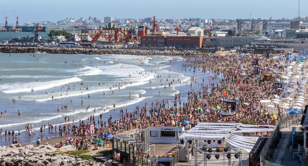 Playa de Mar del Plata 2; turismo. Foto: NA.