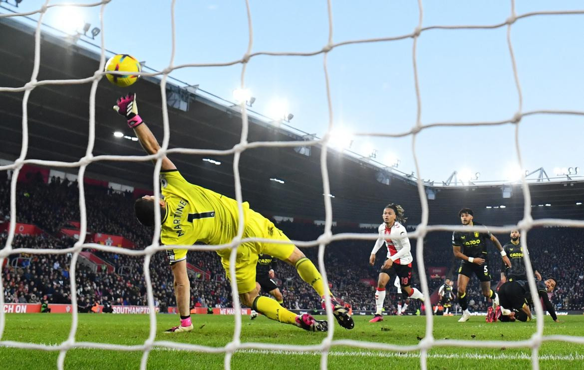 Dibu Martínez, Aston Villa vs Southampton. Foto: REUTERS