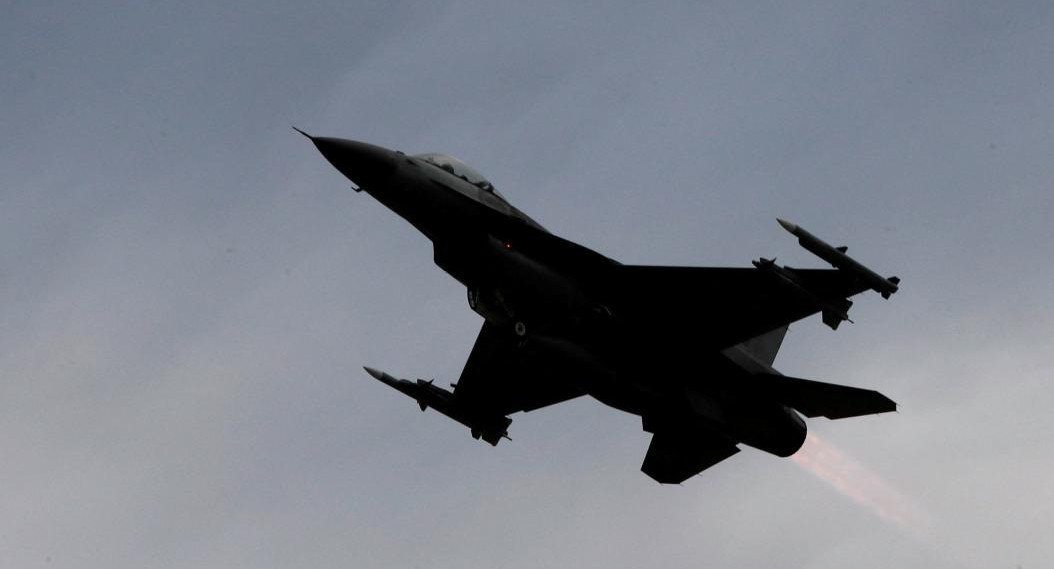 Aviones F-16, guerra en Ucrania. Foto: REUTERS