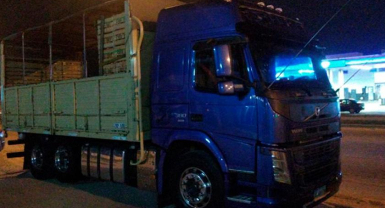 Camionero detenido por manejar alcoholizado e intentar coimear. Foto: NA.