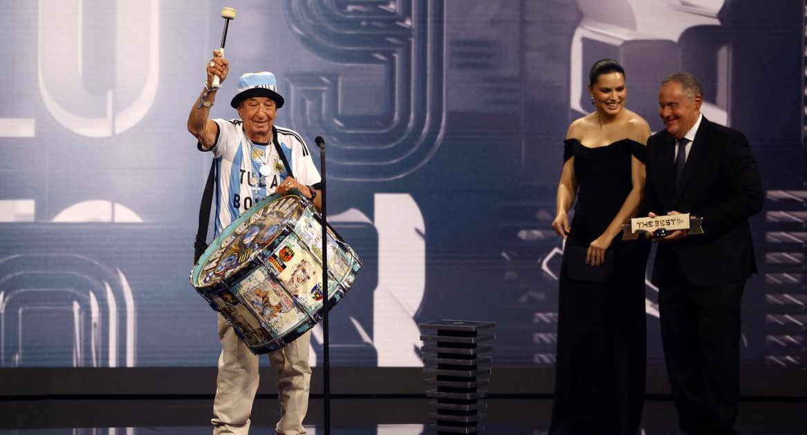 Tula, hincha argentino en los premios The Best. Foto: Reuters.